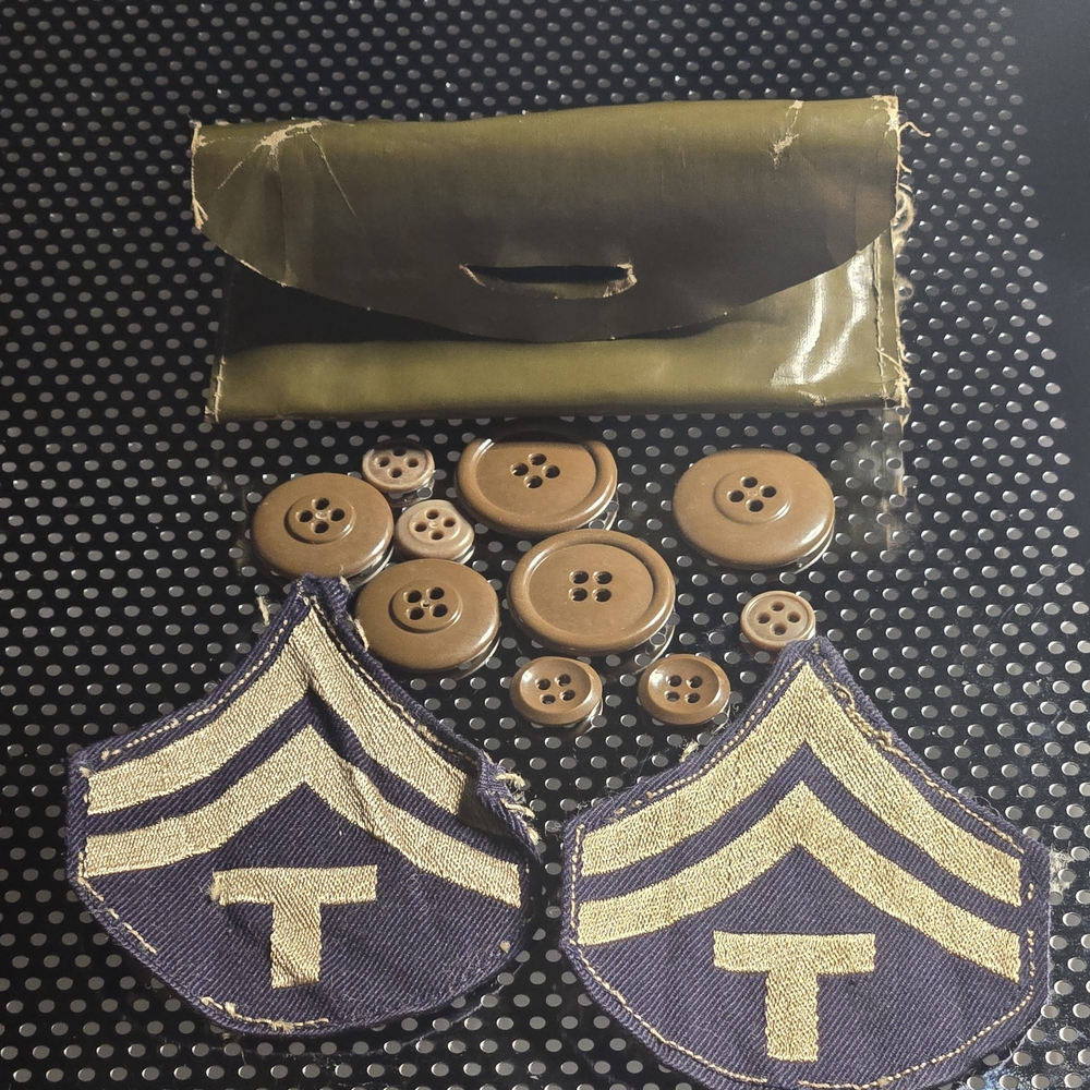 U.S. Army Technician 5th Grade rank insignia patch with button set